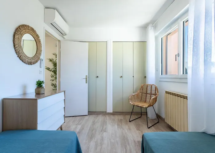 Les Iris By Interhome Feriehus Carqueiranne